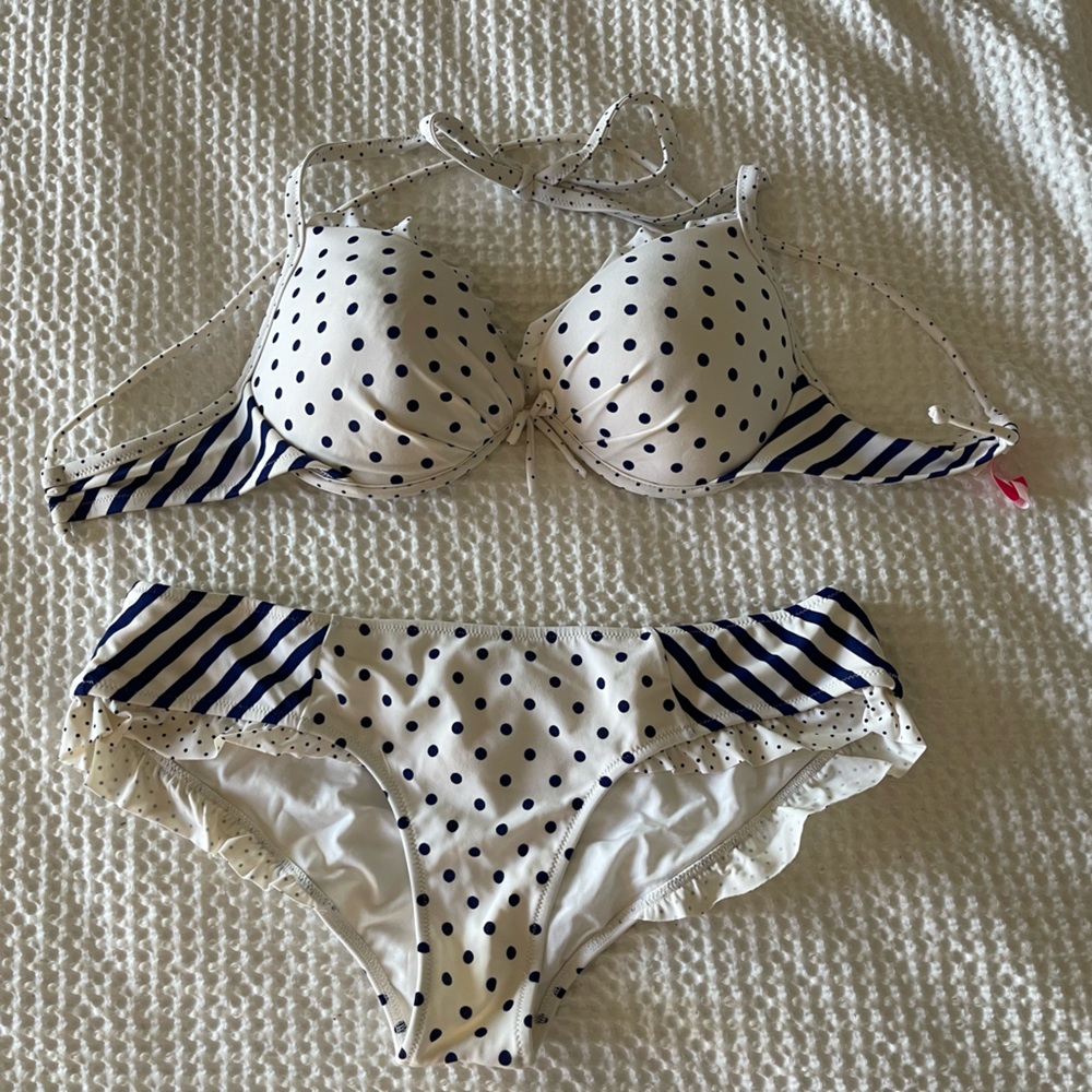 Victoria’s Secret bikini set